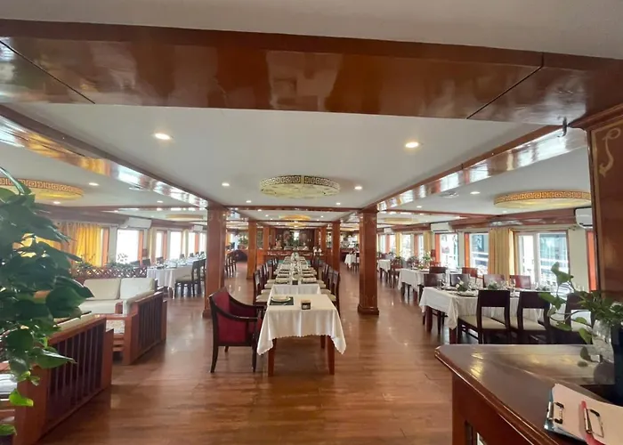 Botel Amanda Premier Cruise